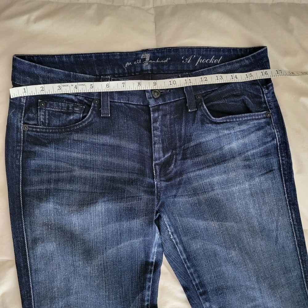 7 FOR ALL MANKIND // A pocket distressed mid-rise boot-cut stretch denim jeans - Picture 9 of 12